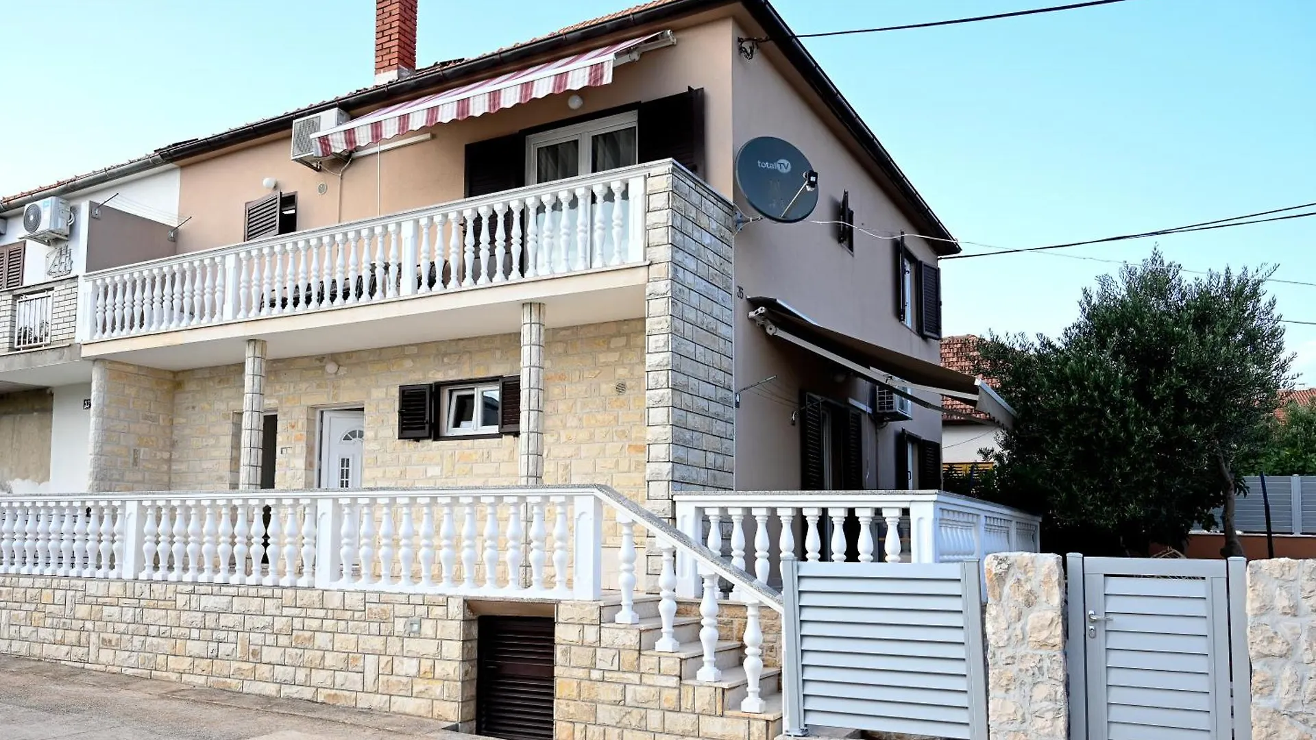 Brane Apartments With Swimming Pool Zadar